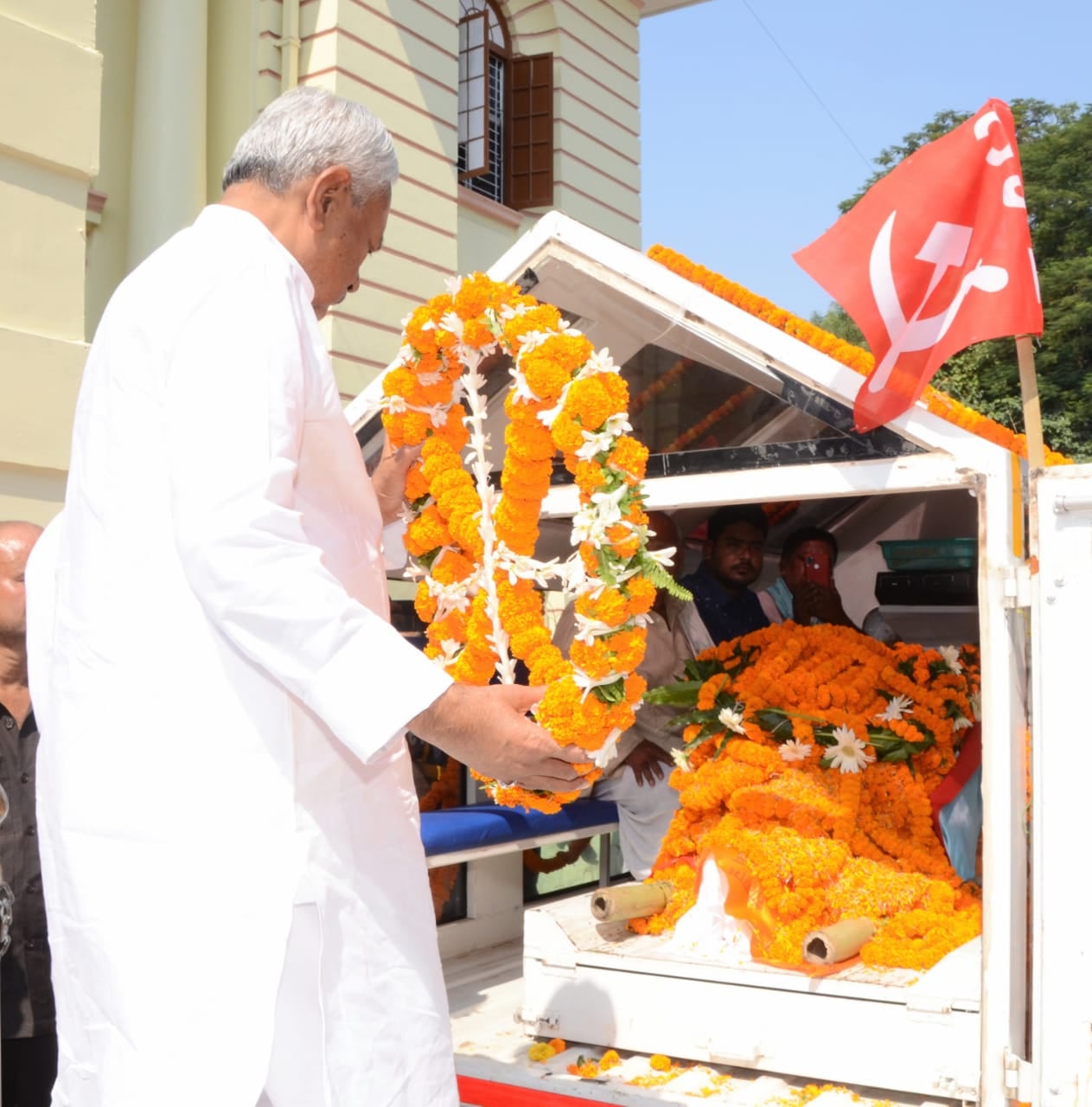 केदारनाथ पांडे का पार्थिव शरीर पहुंचा बिहार विधान परिषद, सीएम नीतीश ने दी श्रद्धांजलि