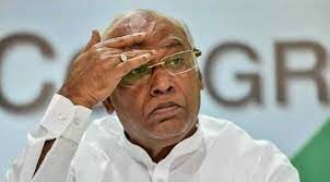 मल्लिकार्जुन खड़गे ने संभाला कांग्रेस अध्यक्ष का पदभार, कार्यकर्ता के बेटे को अध्यक्ष बनाने के लिए कांग्रेस को दिया धन्यवाद