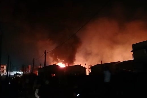 बिजली विभाग के पावर हाउस ट्रांसफार्मर में लगी भयानक आग, लोगों में दहशत