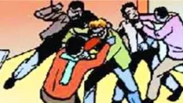 रांची में दो गुटों में झड़प,खूब चलाया गया ईंट, पत्थर और गोली