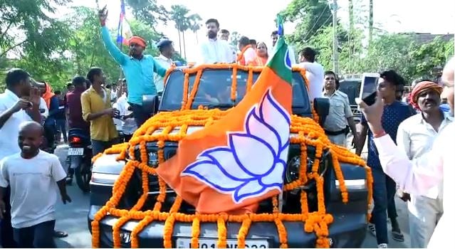 बिहार : मोकामा में चिराग पासवान ने भाजपा उम्मीदवार के लिए किया रोड शो, कल गोपालगंज में करेंगे रैली