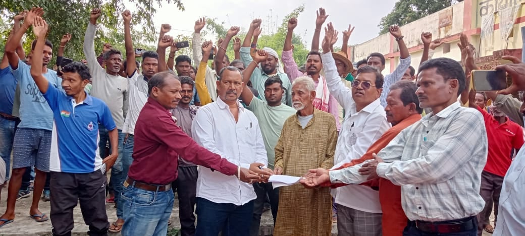 ईचा डैम निर्माण के विरोध में कुर्सी गांव में जुटे ग्रामीण, साल भर के आंदोलन की रणनीति तैयार