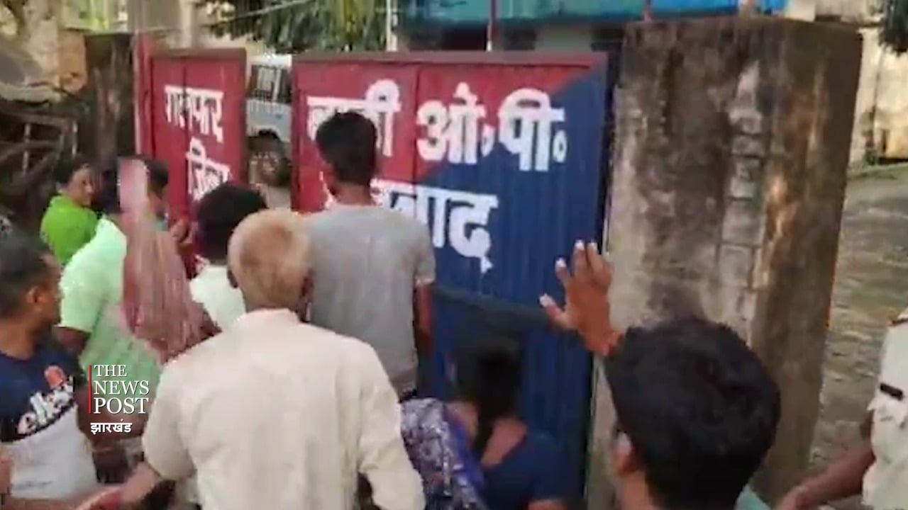 पत्नी के साथ हुई छेड़खानी, तो फंदे पर झूल गया शख्स