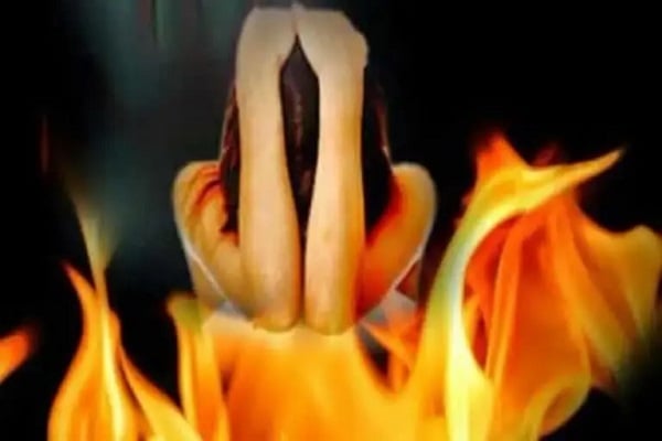 झारखंड में एक और पेट्रोल कांड : महिला को Petrol छिड़कर जिंदा जलाने का प्रयास, जानिए कहां का है मामला