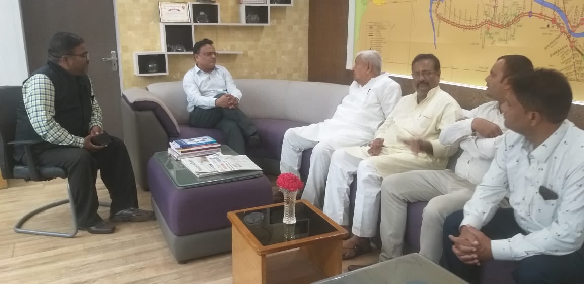 DHANBAD: सांसद मिले डीआरएम से, जानिए किन बातों पर जताया विरोध