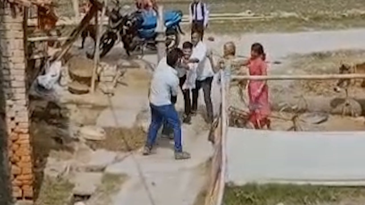 शेखपुरा : कलयुगी पिता ने अपने ही बेटे की बेरहमी से की पिटाई, मामला जान हैरान रह जाएंगे आप