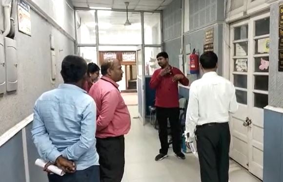 आय से अधिक संपत्ति मामले में शिक्षा विभाग की डिप्टी डायरेक्टर के ठिकानों पर पड़ा छापा, EOU की टीम ने की छापेमारी