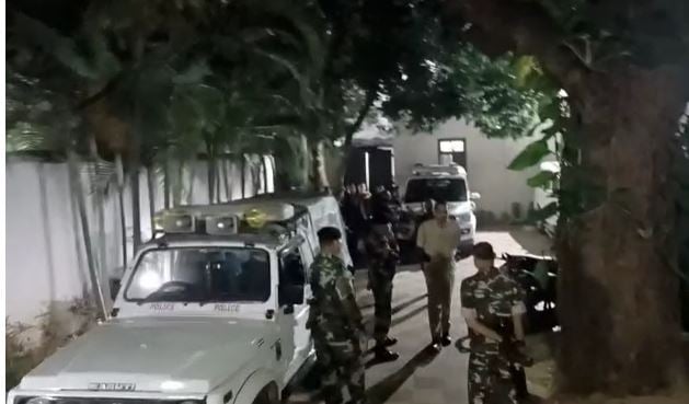 BREAKING: विधायक अनूप के आवास की बढ़ाई गई सुरक्षा, आईटी के सीनियर अधिकारी पहुंचे अनूप सिंह के आवास