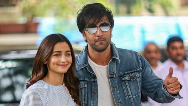 आलिया-रणबीर पहुंचे हॉस्पितल, कपूर खानदान में जल्द गुंजेगी बच्चे की किलकारियां