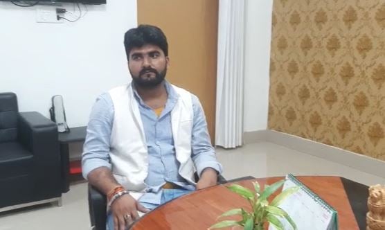 रोहतास : फेसबुक पर शादीशुदा महिला से प्यार करना युवक को पड़ा महंगा, जानिए पूरा मामला