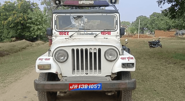 चतरा पुलिस पर पथराव मामला, 90 नामजद समेत 300 अज्ञात लोगों के खिलाफ मामला दर्ज