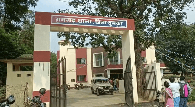 दुमका : जमीन विवाद में एक की मौत, तीन गंभीर