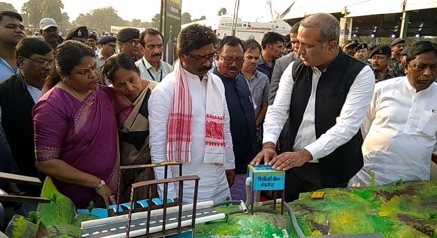 सीएम हेमंत सोरेन पहुंचे दुमका, 1313 करोड की लागत से बनने वाले रानेश्वर मसलिया मेगा लिफ्ट सिंचाई योजना का किया शिलान्यास