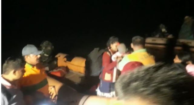 वैशाली में बड़ा हादसा, 200 लोगों से भरी नाव नदी में फंसी, रेस्क्यू जारी