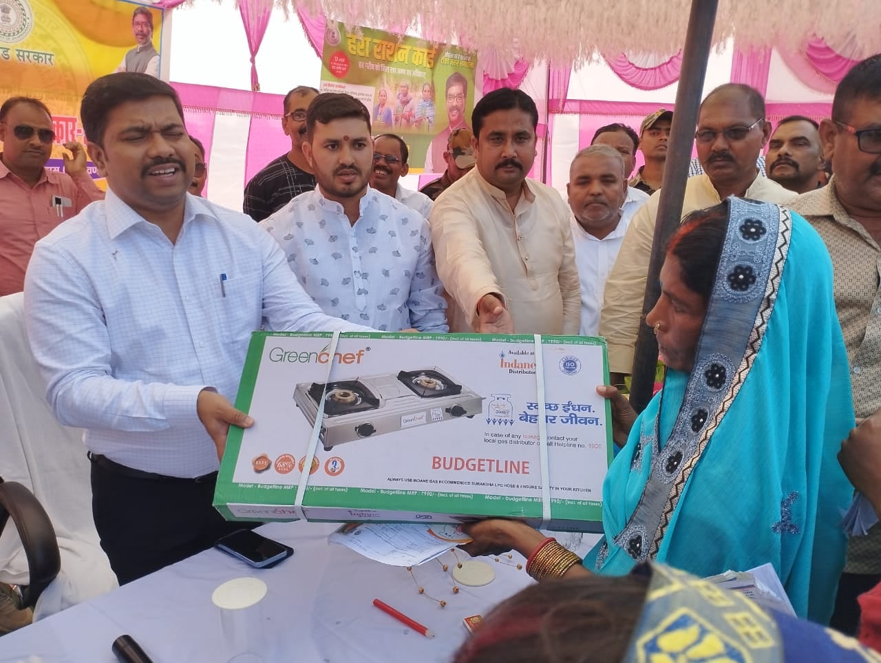 पलामू में आपकी सरकार,आपके द्वार कार्यक्रम के तहत शिविर का आयोजन, उपायुक्त ने कहा योजनाओं का लाभ पहुंचाना ही एकमात्र उद्देश्य