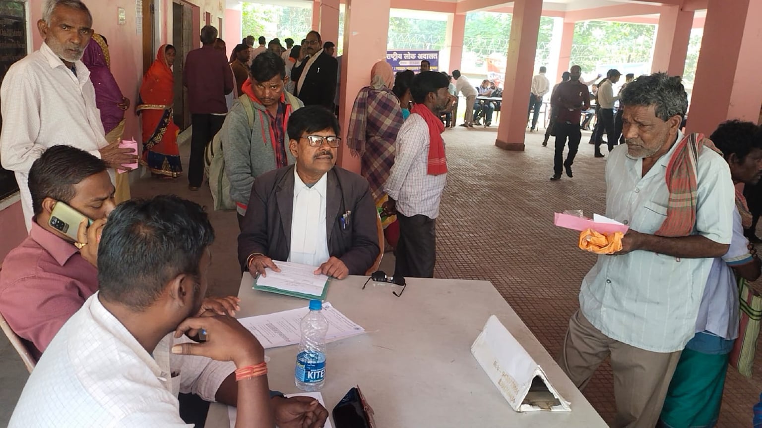 दुमका : न्याय सदन में आयोजित राष्ट्रीय लोक अदालत में 6.23 करोड़ से अधिक की हुई वसूली