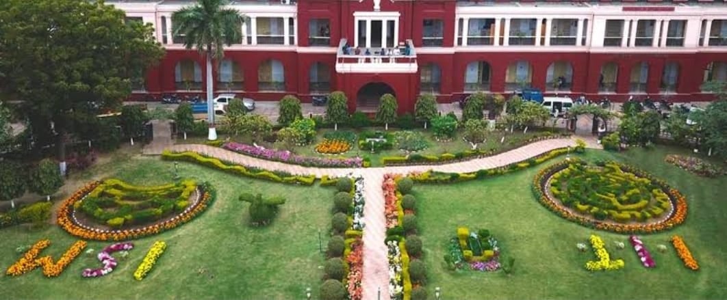 आंध्र प्रदेश का छात्र आईआईटी आईएसएम के हॉस्टल से 24 घंटे से लापता,जानिए कैसे हो रही खोज