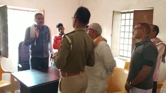 बिहार : जनसुनवाई के दौरान सरपंच को जान से मारने की धमकी,मामला दर्ज