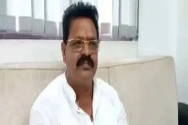 बिहार : अपहरण मामले में पूर्व कानून मंत्री कार्तिकेय  सिंह ने दानापुर कोर्ट में किया सरेंडर