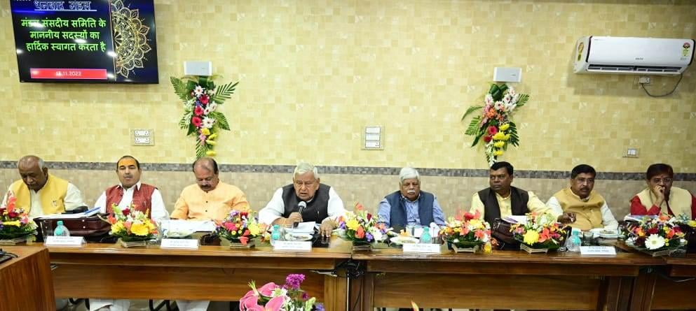 बहुत संघर्ष के बाद धनबाद को गंगा-दामोदर एक्सप्रेस मिली है, नहीं करे छेड़छाड़, जानिए किसने कही यह बात