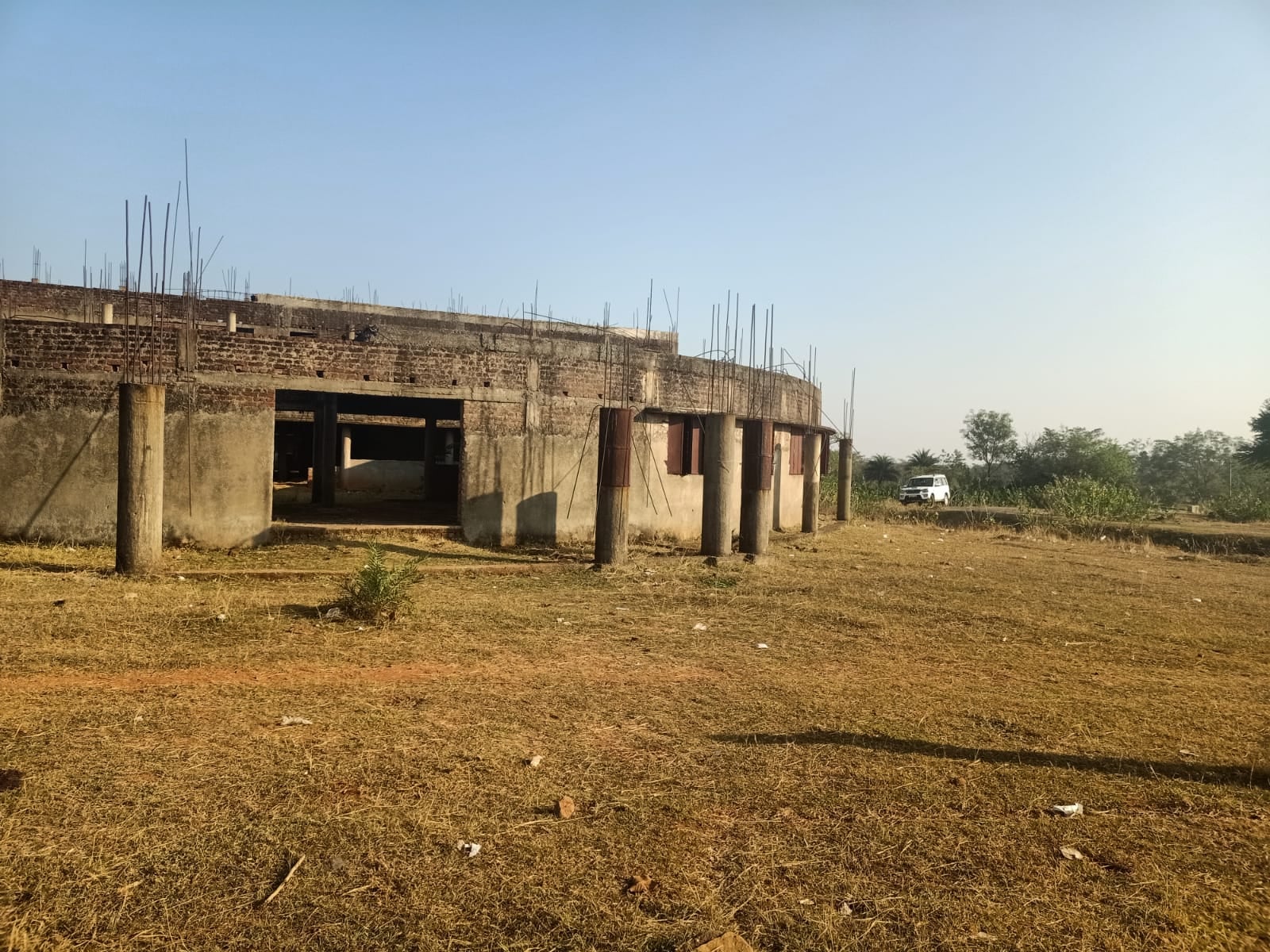 विभाग की मंजूरी के बाद भी कस्तूरबा गांधी स्कूल भवन निर्माण कार्य नहीं हो रहा पूरा, दायर की जाएगी जनहित याचिका