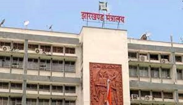 राज्य में सियासी घमासान के बीच सूबे के अधिकारी और कर्मचारी TV पर लेते रहे मौज, कामकाज प्रभावित