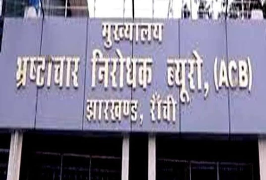 पैसों की लालच में कई दरोगा हुए अरेस्ट, जानिए क्या है पूरा मामला