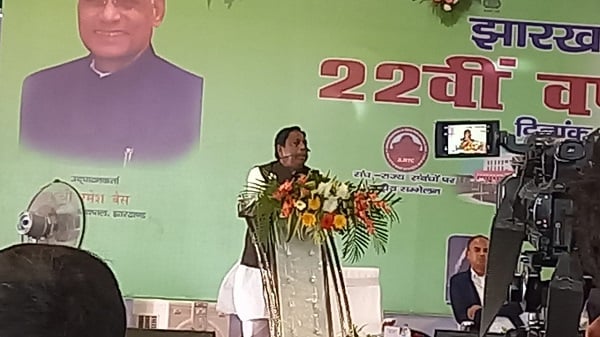झारखंड विधानसभा स्थापना दिवस : आलमगीर आलम ने कहा सदन में सिर्फ हंगामा हो रहा, हमें इसे बदलना जरूरी
