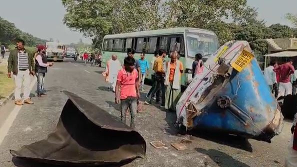 वैशाली में पेट्रोल टैंकर फटने से तीन लोगों की दर्दनाक मौत, कई घायल