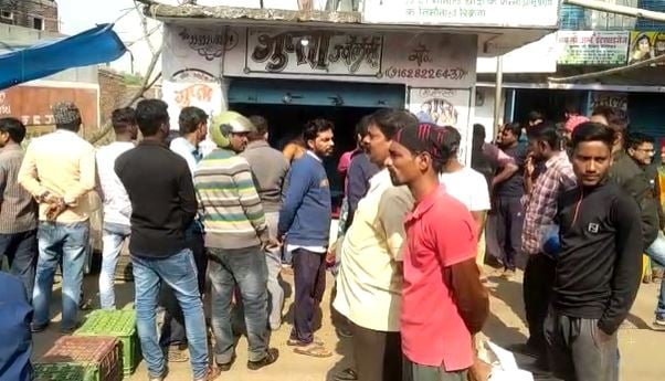 बिहार में अपराधी बेखौफ, हथियार के बल पर स्वर्ण व्यवसाई से एक करोड़ के सोने की लूट, दो लाख नकदी लेकर फरार