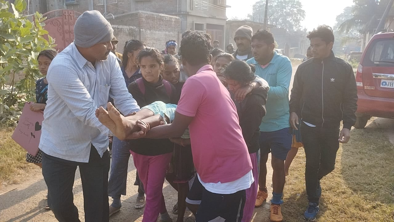 UPDATE: गर्ल्स हॉस्टल के कमरे में सिलेंडर से लगी आग, सरकार पर लापरवाही का आरोप, जानिए पूरा मामला