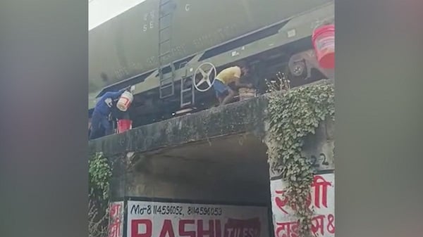 बिहार : बिहटा में चल रहा अवैध तेल कटिंग का कारोबार, जानिए पूरा मामला