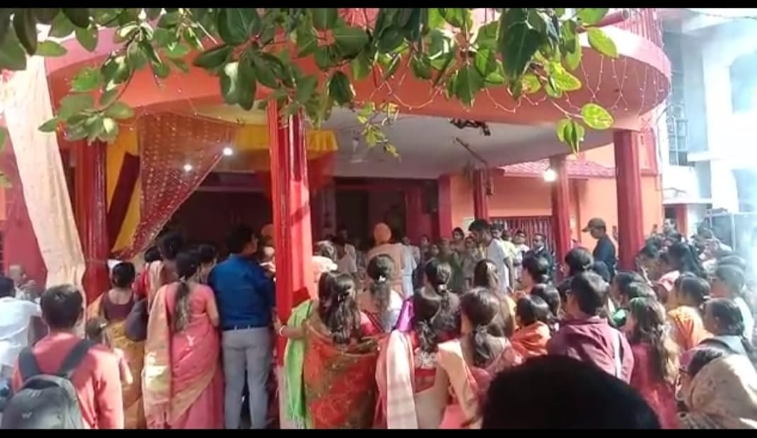 धनबाद के भूईफोड़ मंदिर प्रांगण में हुआ वैदिक विश्व शांति यज्ञ, जानिए और क्या-क्या हुआ