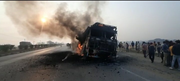 ट्रक और बाइक की जबदस्त टक्कर, बाइक सवार की मौके पर मौत