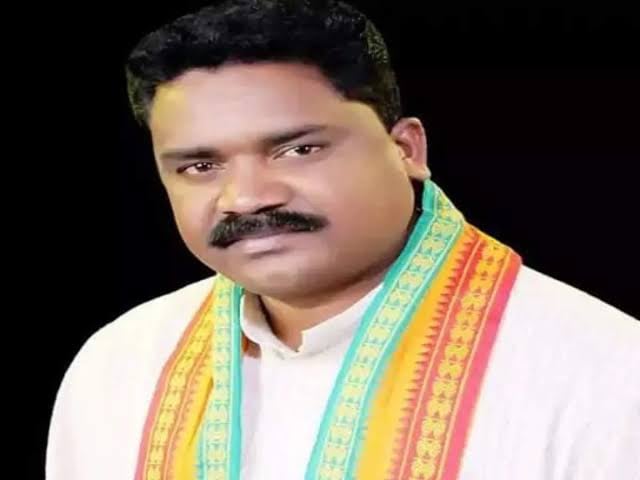 दुष्कर्म और देह व्यापार के आरोप में फंसे नेता को छत्तीसगढ़ से गिरफ्तार करेगी झारखंड पुलिस, जानिए कौन !