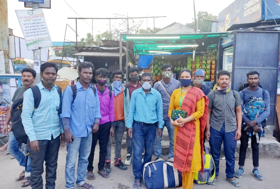 बकाया वेतन के साथ 61 मजदूरों की घर वापसी