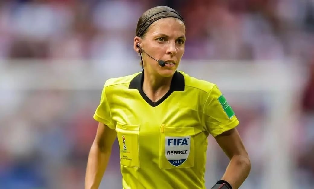 FIFA World Cup: फ्रांस की रेफरी स्टेफनी फ्रैपर्ट रचेंगी इतिहास, फिफा मेंस वर्ल्डकप में अंपायरिंग करने वाली बनेंगी पहली महिला