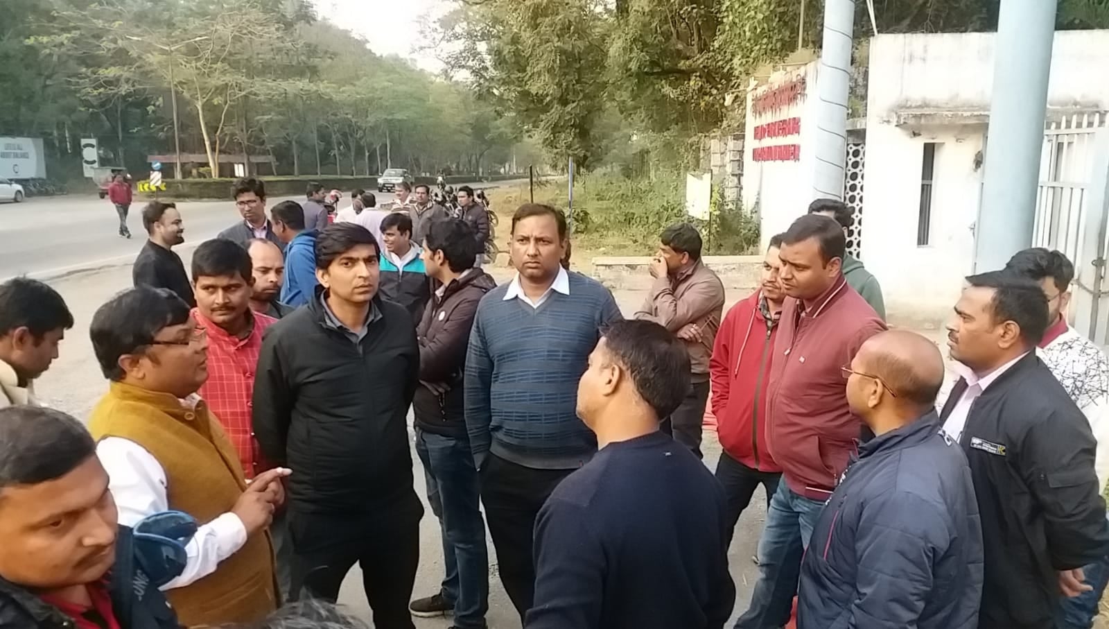 देश में अपना स्थान रखने वाली HEC की हालत खराब,अधिकारियों को एक वर्ष से नहीं मिला वेतन