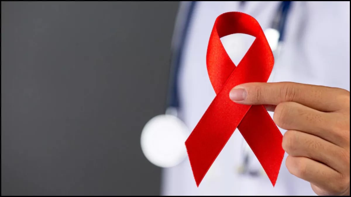 World Aids Day : कैसे बंदरों से निकलकर दुनिया भर में फैला एड्स, जानिए एड्स से जुड़ी सभी जानकारी