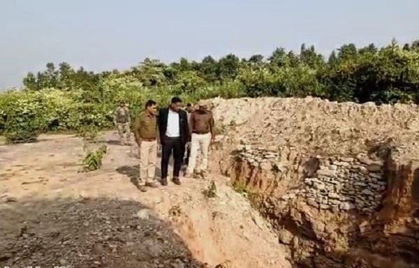 दुमका : जिला खनन टास्क फोर्स की टीम ने बादल पाड़ा क्षेत्र का किया निरीक्षण, जानिए पूरा मामला