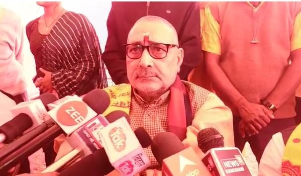 गिरिराज सिंह ने एक बार फिर बदरुद्दीन अजमल और राहुल गांधी पर बोला हमला, कहा -पहले सनातन धर्म को समझें