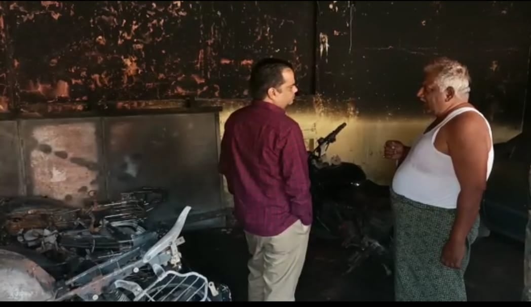 धनबाद: झरिया के शिमलाबहाल में मोटर गराज में आगजनी, छानबीन में जुटी पुलिस