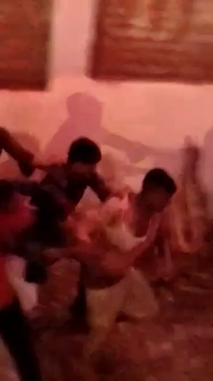 वर्चस्व की लड़ाई में अधमरे हुए दो भाई, वीडियो वायरल