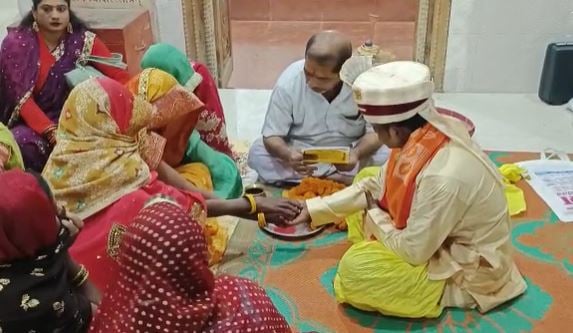 सीतामढ़ी : जयमाला के दौरान ऐसा क्या हुआ कि दूल्हा शादी छोड़ पहुंच गया थाना, जानिए पूरा मामला