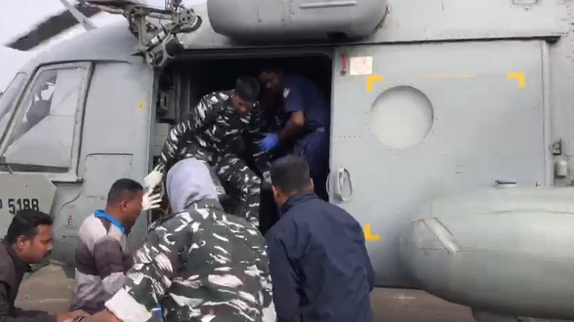 BIG BREAKING : चाईबासा में आईईडी बलास्ट होने से एक जवान गंभीर रूप से घायल, हेलिकॉप्टर से लाया गया मेडिका अस्पताल