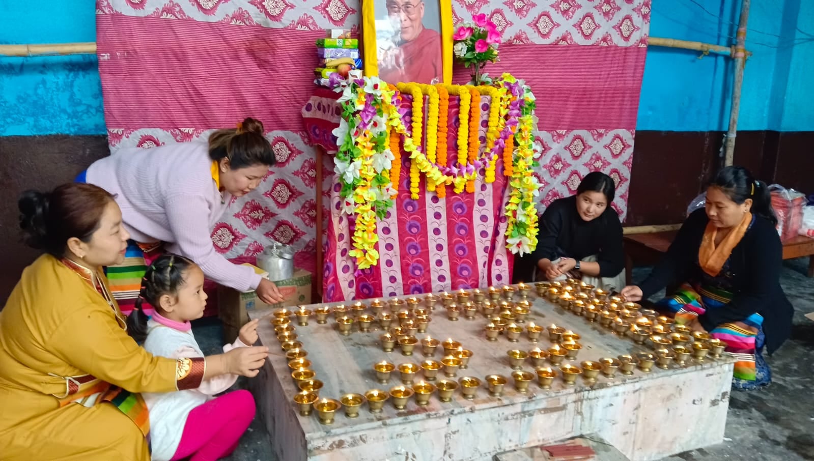 दलाई लामा की पूजा अर्चना करने धनबाद पहुंचे तिब्बती रिफ्यूजी, जानिए क्या है वजह