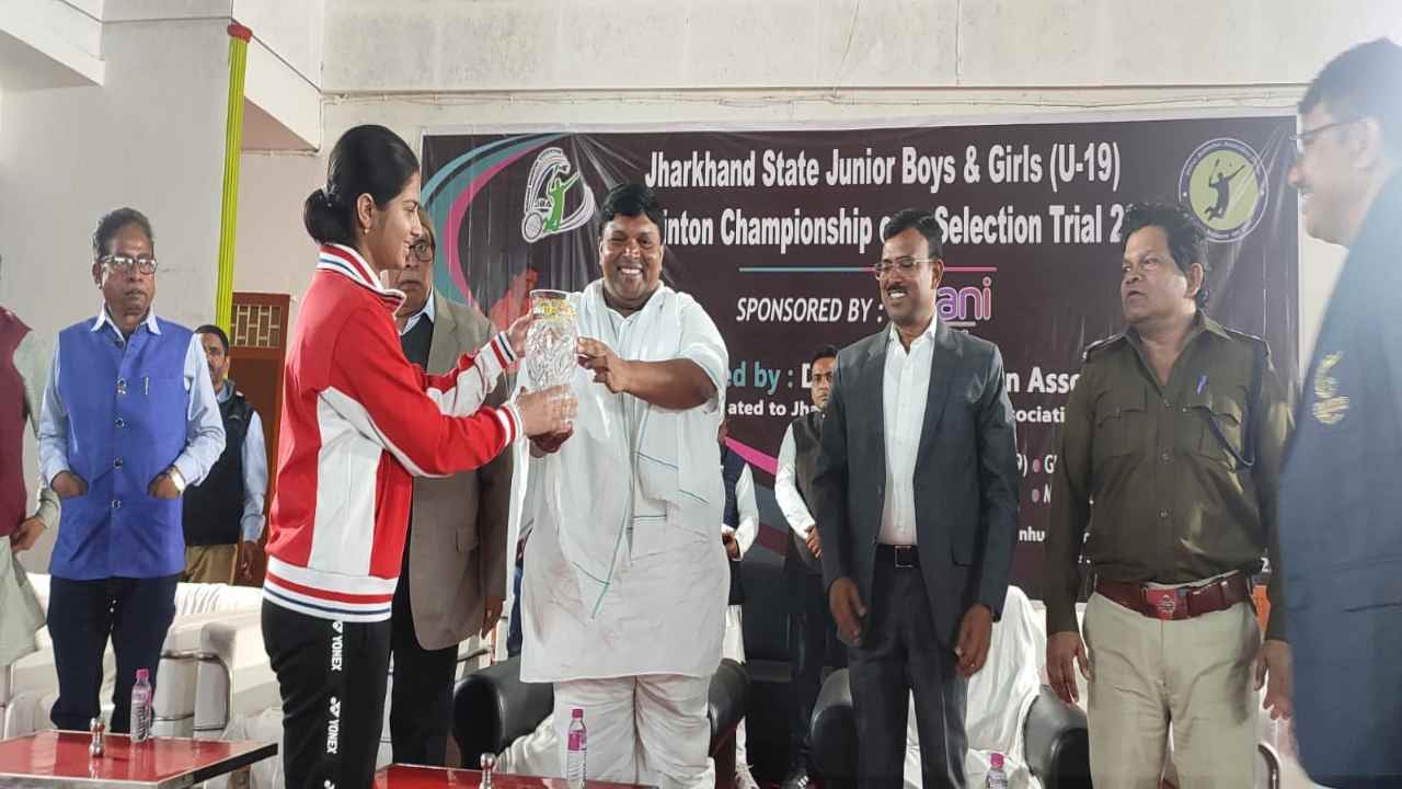 दुमका: राज्यस्तरीय जूनियर बैडमिंटन चयन प्रतियोगिता का हुआ समापन, रांची के खिलाड़ियों का रहा दबदबा