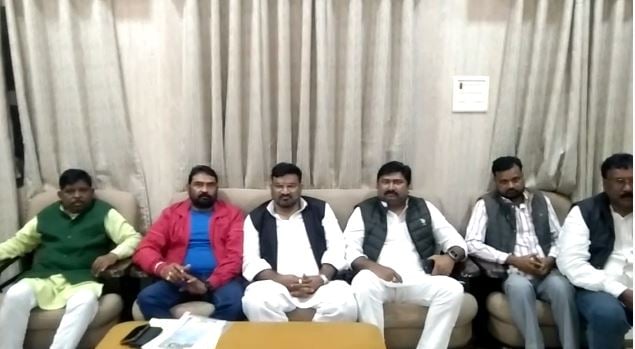 देवघर: सीएम हेमंत के दौरे से पहले झामुमो नेताओं की उच्च स्तरीय बैठक, जनता से की खतियान जोहार यात्रा में बढ़-चढ़कर भाग लेने की अपील