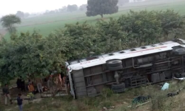 आगरा-लखनऊ एक्सप्रेस पर बड़ा हादसा, छह लोगों की मौत, जानिए कैसे हुई दुर्घटना