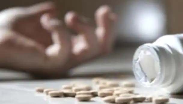 Breaking: रांची के पुंदाग में कर्ज से परेशान पति-पत्नी ने खाया जहर, पति की हालत गंभीर